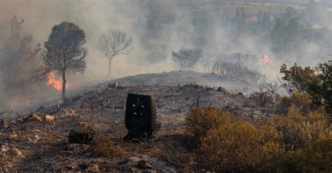 German government convenes crisis meeting over Rhodes wildfires